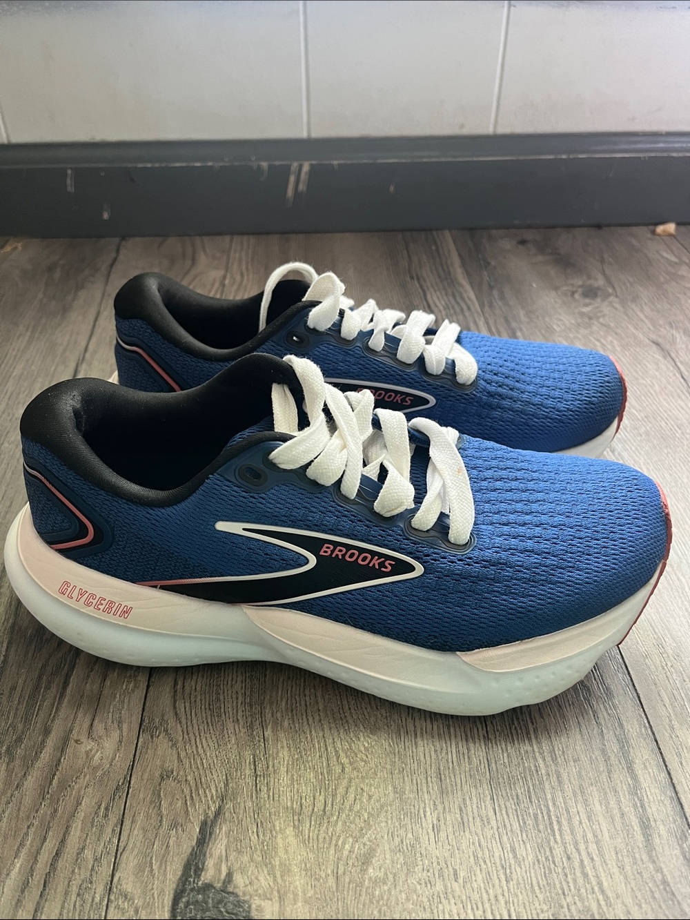 Brooks Blue Athletic Sneakers with White Laces
